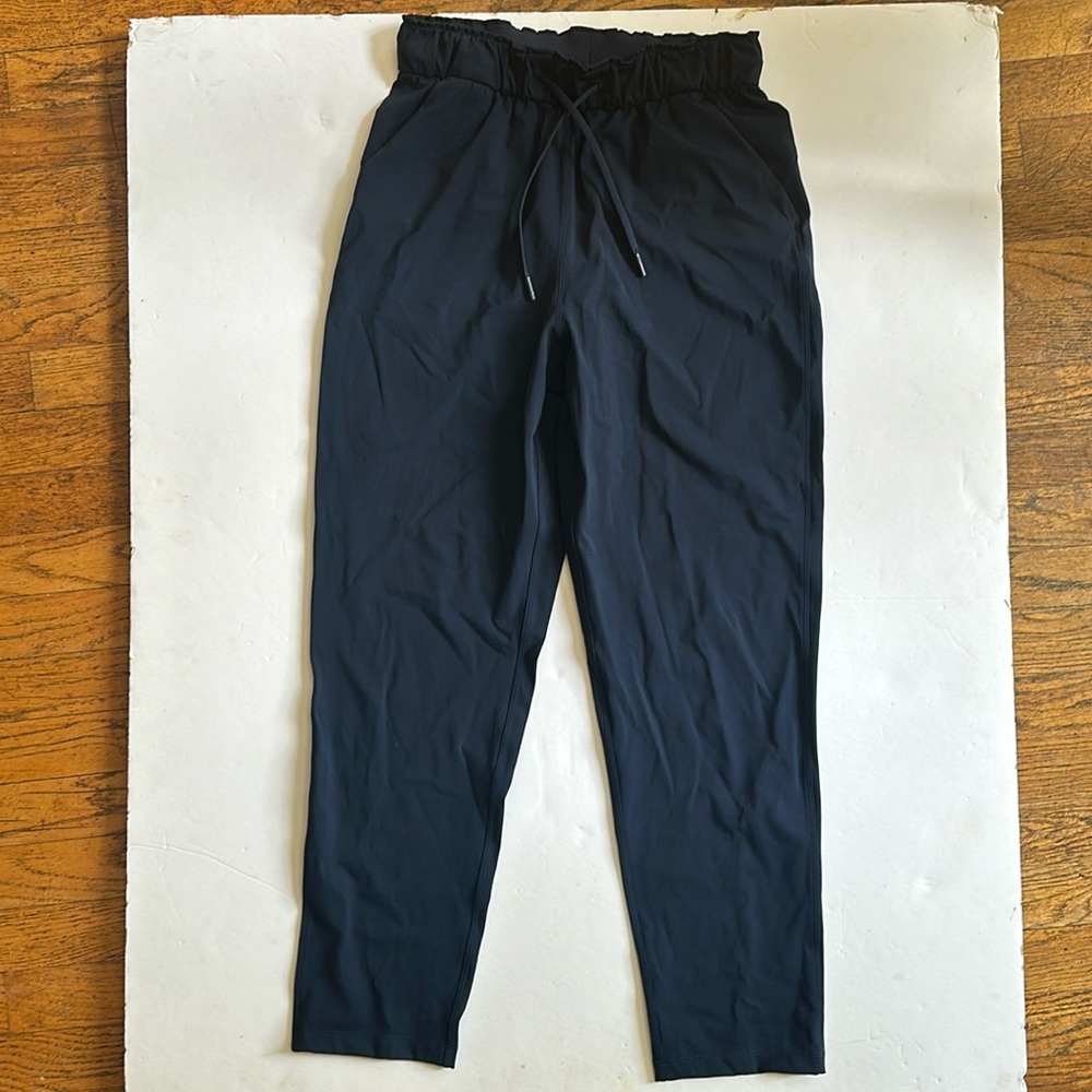 Lululemon Keep It Moving Pant, size 6, Like new